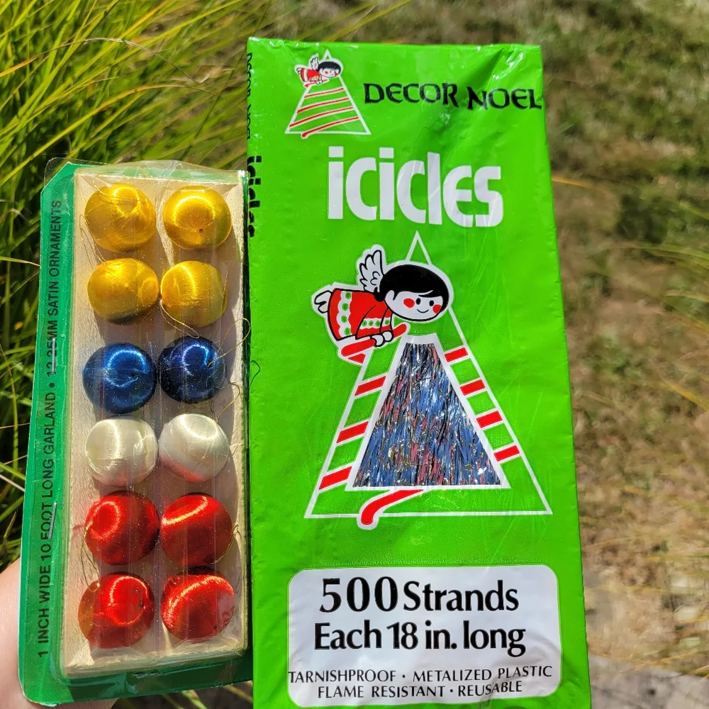 Vintage - Now Christmas Bundle ~ '60s Glitter Cotton ~ Garland, Silk Bulbs, Book